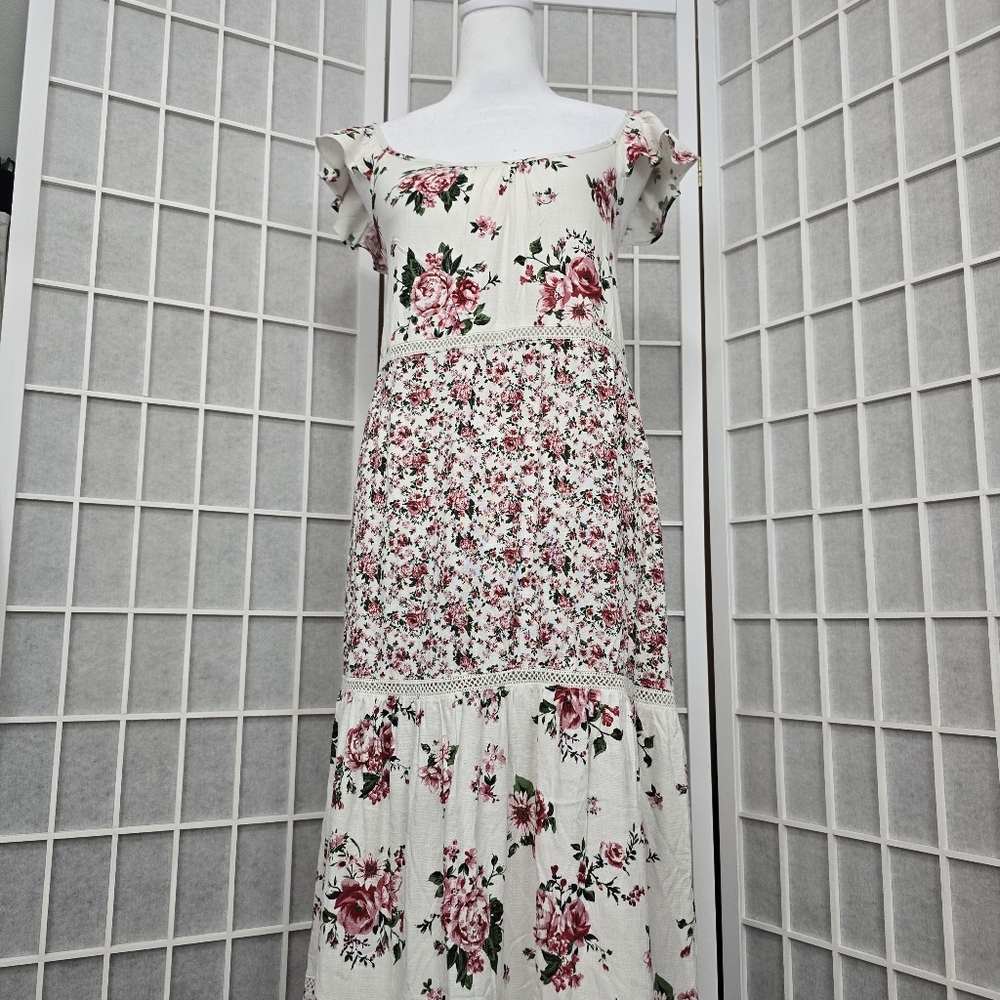 #38.By The River Rose print maxi dress with crochet details - Picture 6 of 10